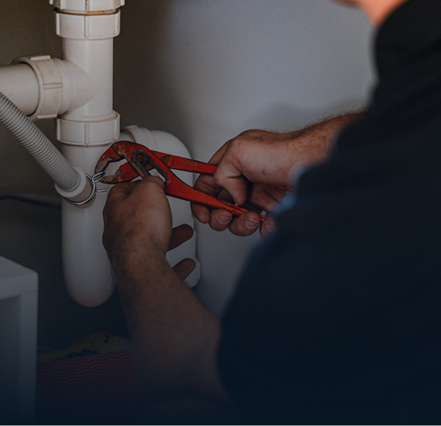 DYLSAL plumber pressure testing the plumbing system after the repair